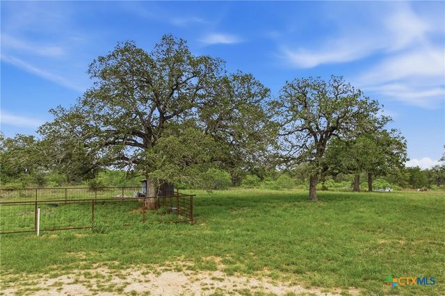 266 Catfish Lane, Lockhart, TX 78644