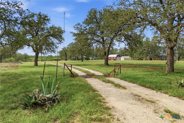 266 Catfish Lane, Lockhart, TX 78644