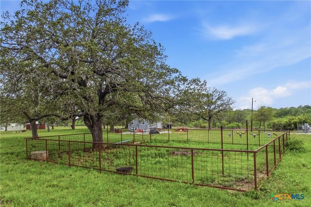 266 Catfish Lane, Lockhart, TX 78644
