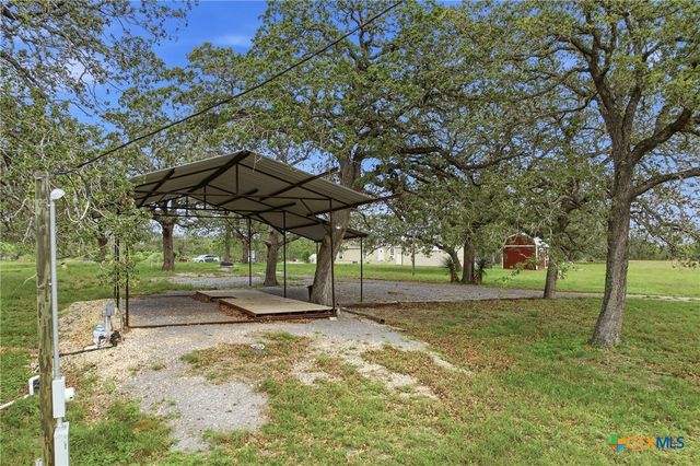 266 Catfish Lane, Lockhart, TX 78644