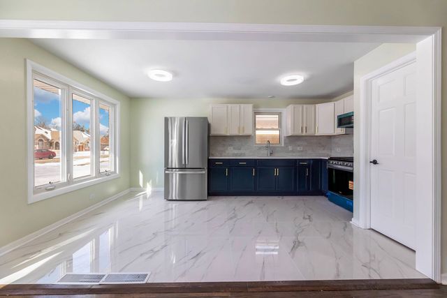 7745 Nashville Avenue, Burbank, IL 60459