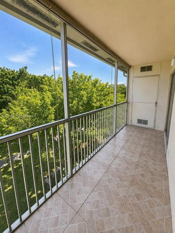 13450 SW 3rd Street 404D, Pembroke Pines, FL 33027
