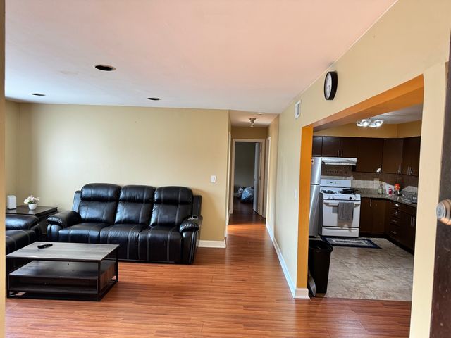 614 Tralee Court 2C, Schaumburg, IL 60193