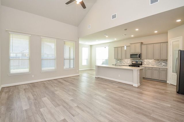 338 Summer Landing Court, Rosenberg, TX 77469