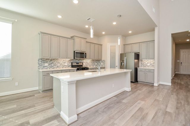 338 Summer Landing Court, Rosenberg, TX 77469