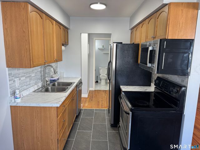 4 Glenwood Avenue B7, Norwalk, CT 06854