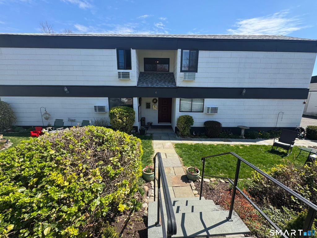 4 Glenwood Avenue B7, Norwalk, CT 06854