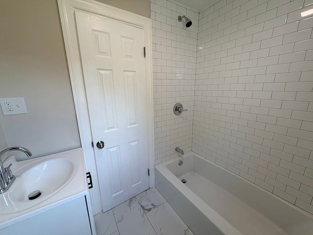 103 Brook St, Clinton, MA 01510