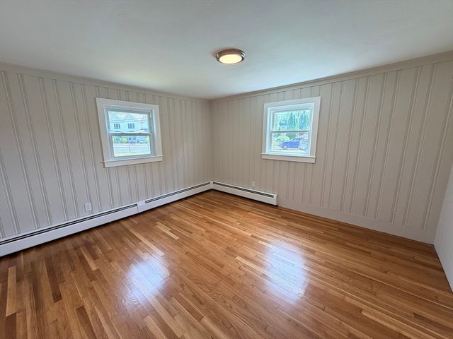 103 Brook St, Clinton, MA 01510