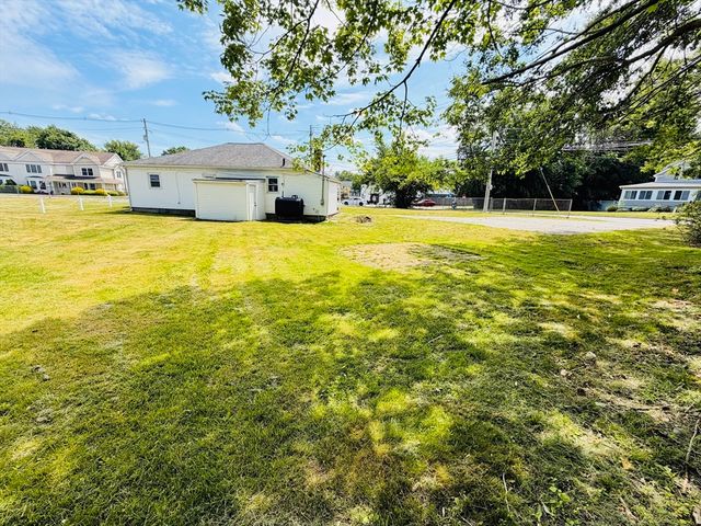 103 Brook St, Clinton, MA 01510