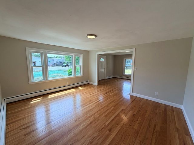 103 Brook St, Clinton, MA 01510