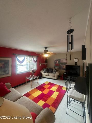 114 Lenoak Dr, Louisville, KY 40214