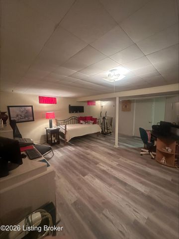 114 Lenoak Dr, Louisville, KY 40214