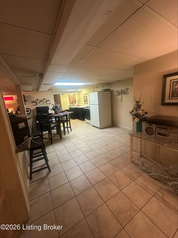 114 Lenoak Dr, Louisville, KY 40214