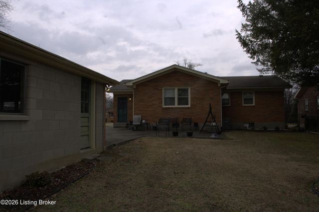 114 Lenoak Dr, Louisville, KY 40214