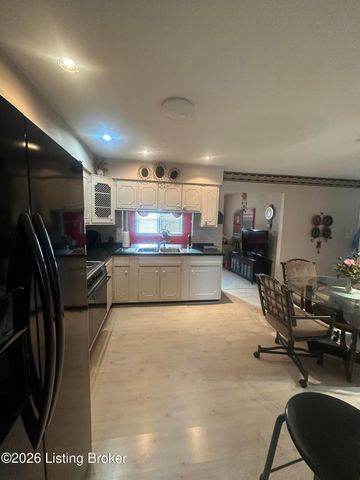 114 Lenoak Dr, Louisville, KY 40214