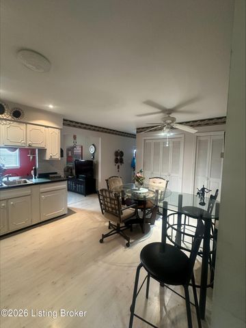 114 Lenoak Dr, Louisville, KY 40214