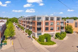 2051 Villa Road 302, Birmingham, MI 48009