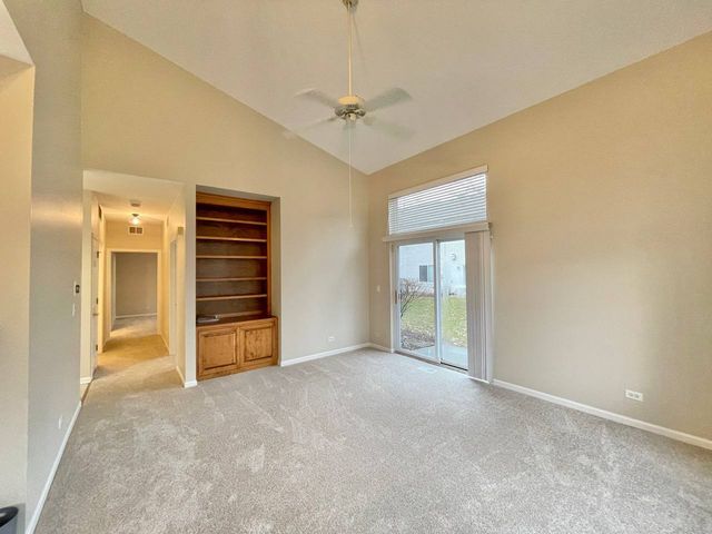 343 Abington Woods Drive, Aurora, IL 60502