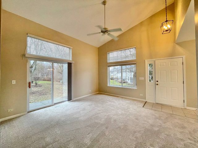 343 Abington Woods Drive, Aurora, IL 60502