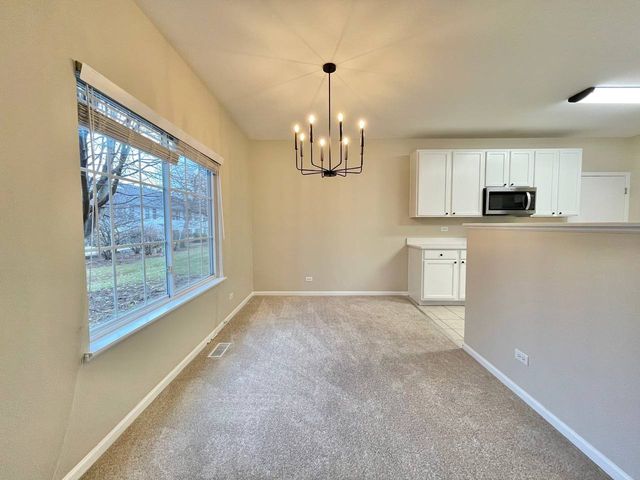 343 Abington Woods Drive, Aurora, IL 60502