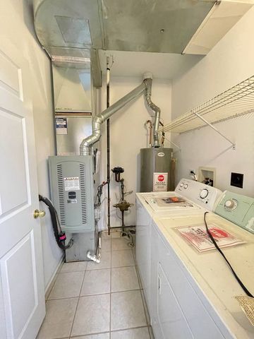 343 Abington Woods Drive, Aurora, IL 60502