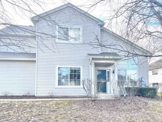 343 Abington Woods Drive, Aurora, IL 60502