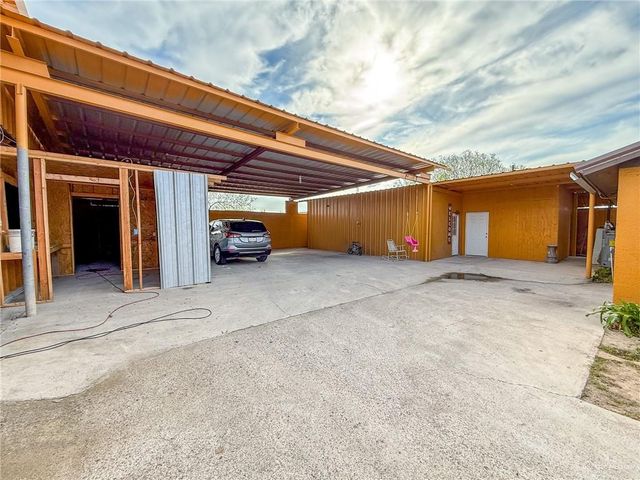 15 El Mesquite Lane, Rio Grande City, TX 78582