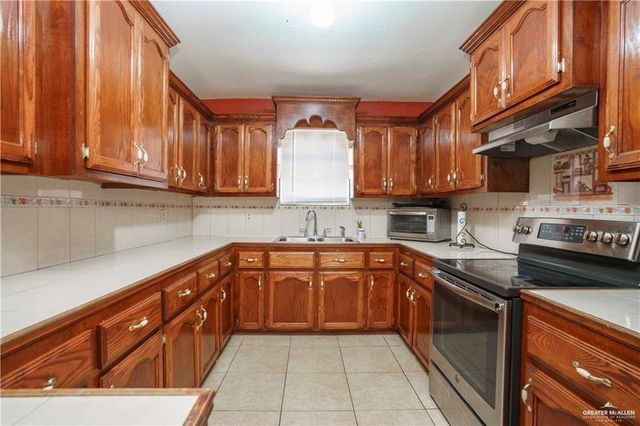 15 El Mesquite Lane, Rio Grande City, TX 78582