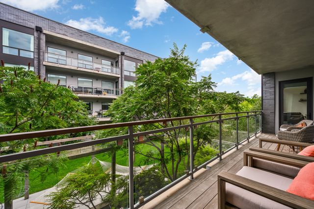2633 N HERMITAGE Avenue 203S, Chicago, IL 60614