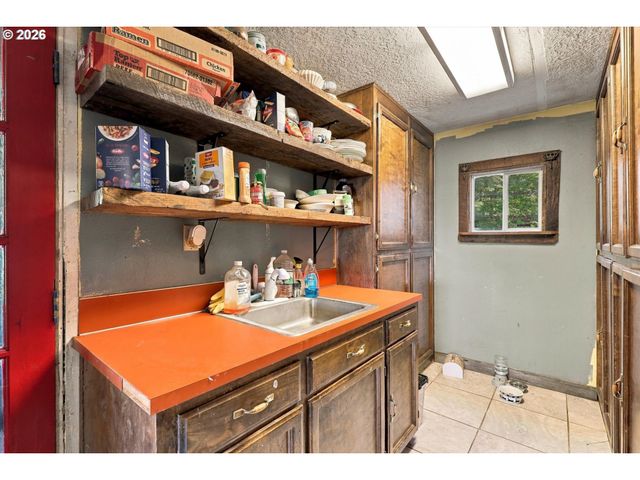 6596 RIVER Rd S, Salem, OR 97306