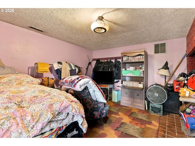 6596 RIVER Rd S, Salem, OR 97306
