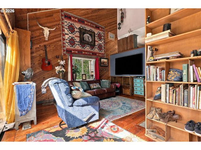 6596 RIVER Rd S, Salem, OR 97306