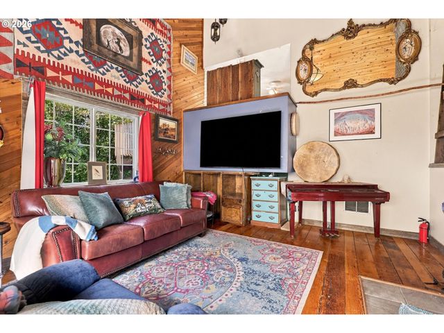 6596 RIVER Rd S, Salem, OR 97306