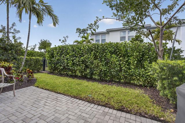 16481 Millenium Court, Westlake, FL 33470