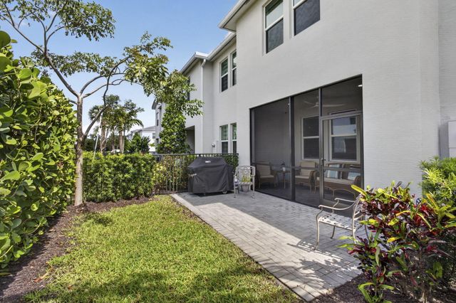 16481 Millenium Court, Westlake, FL 33470