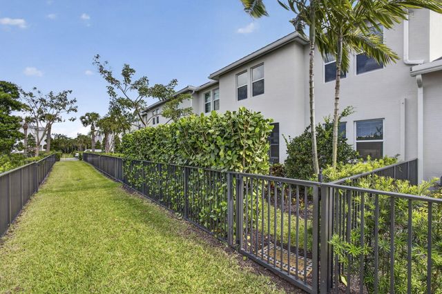16481 Millenium Court, Westlake, FL 33470