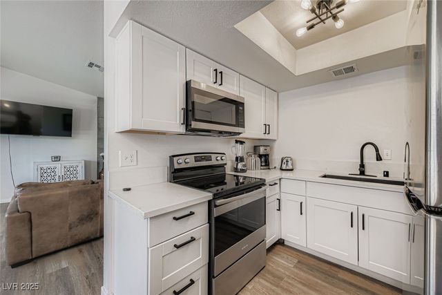 5060 Newport Cove Drive C, Las Vegas, NV 89119