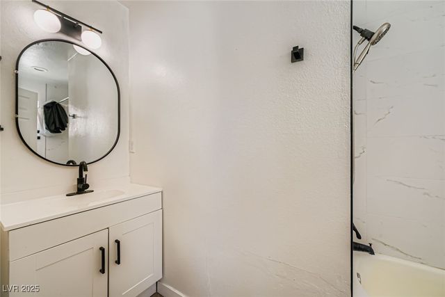 5060 Newport Cove Drive C, Las Vegas, NV 89119