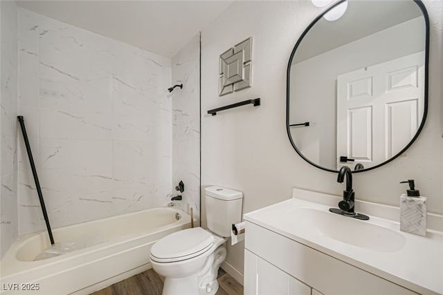 5060 Newport Cove Drive C, Las Vegas, NV 89119