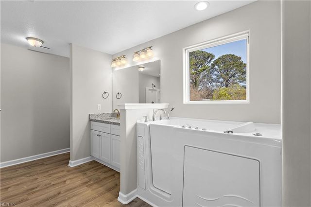 169 Swanson RD, Norfolk, VA 23503