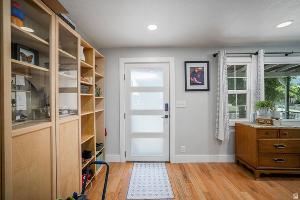 526 E STRINGHAM AVE, Salt Lake City, UT 84106 — photo 3
