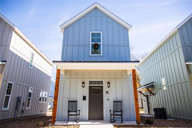 650 W Price Avenue, Springdale, AR 72764