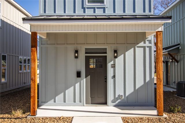 650 W Price Avenue, Springdale, AR 72764