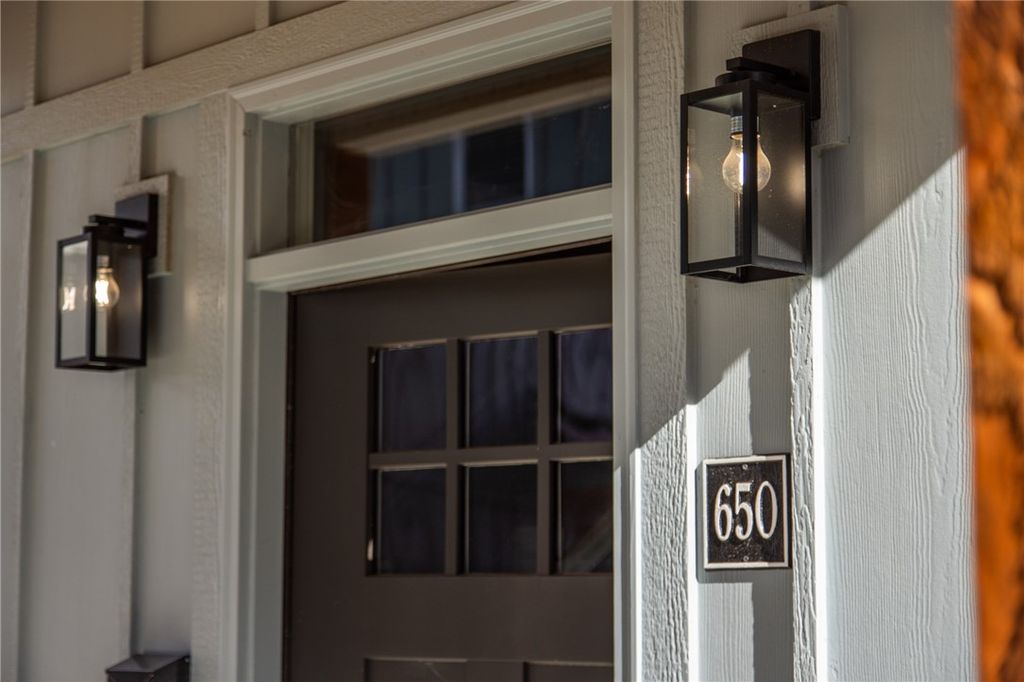 650 W Price Avenue, Springdale, AR 72764