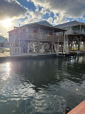 140 Memory Ln, Grand Isle, LA 70358