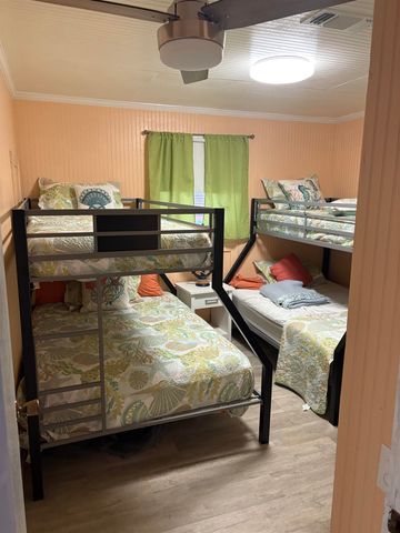 140 Memory Ln, Grand Isle, LA 70358