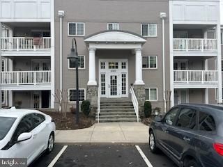 4167 S FOUR MILE RUN DR #401, Arlington, VA 22204