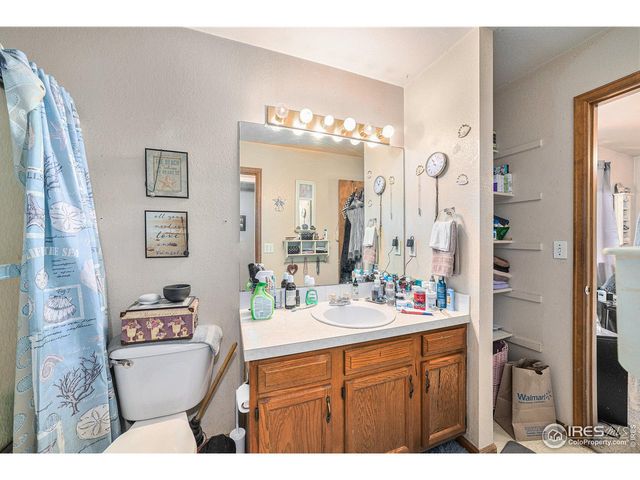 2250 W 44th St, Loveland, CO 80538