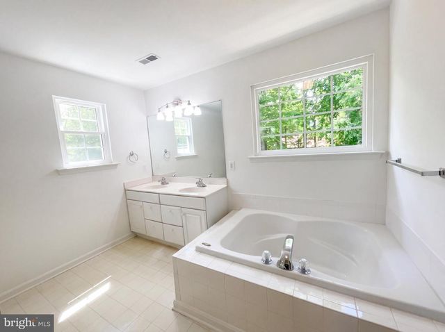 2322 ASHFORD LN, Waldorf, MD 20603